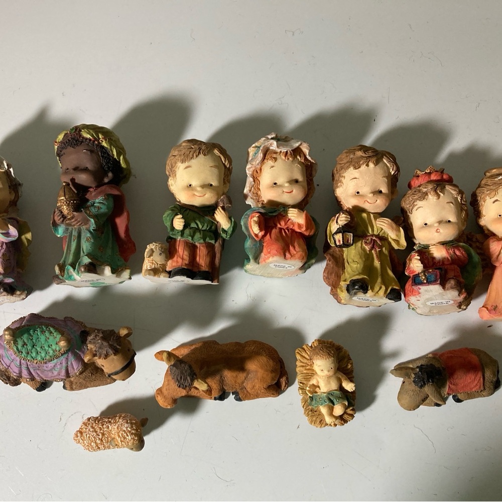 Vtg 12 Piece Christian Children Hand Painted Nativity Set Sweet Face Christmas - Picture 10 of 16